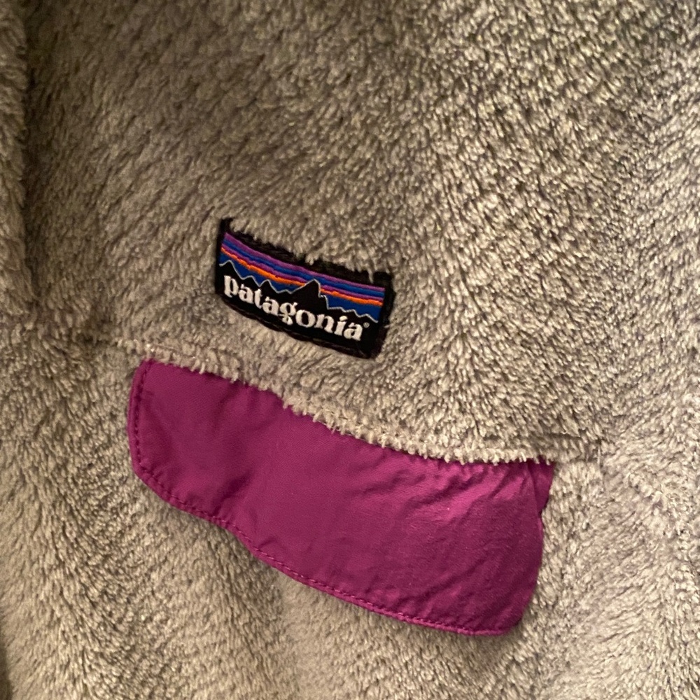 Patagonia Gray and Pink Women's Jacket - Picture 3 of 4